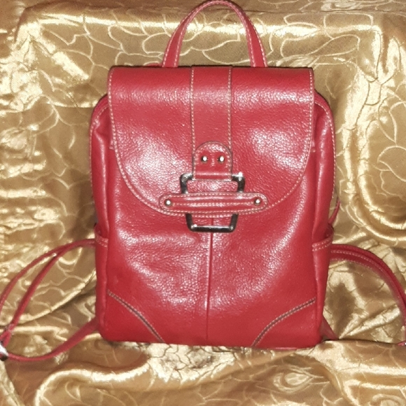 Pelle Studio- Elegant Red Leather Backpack - Picture 2 of 13